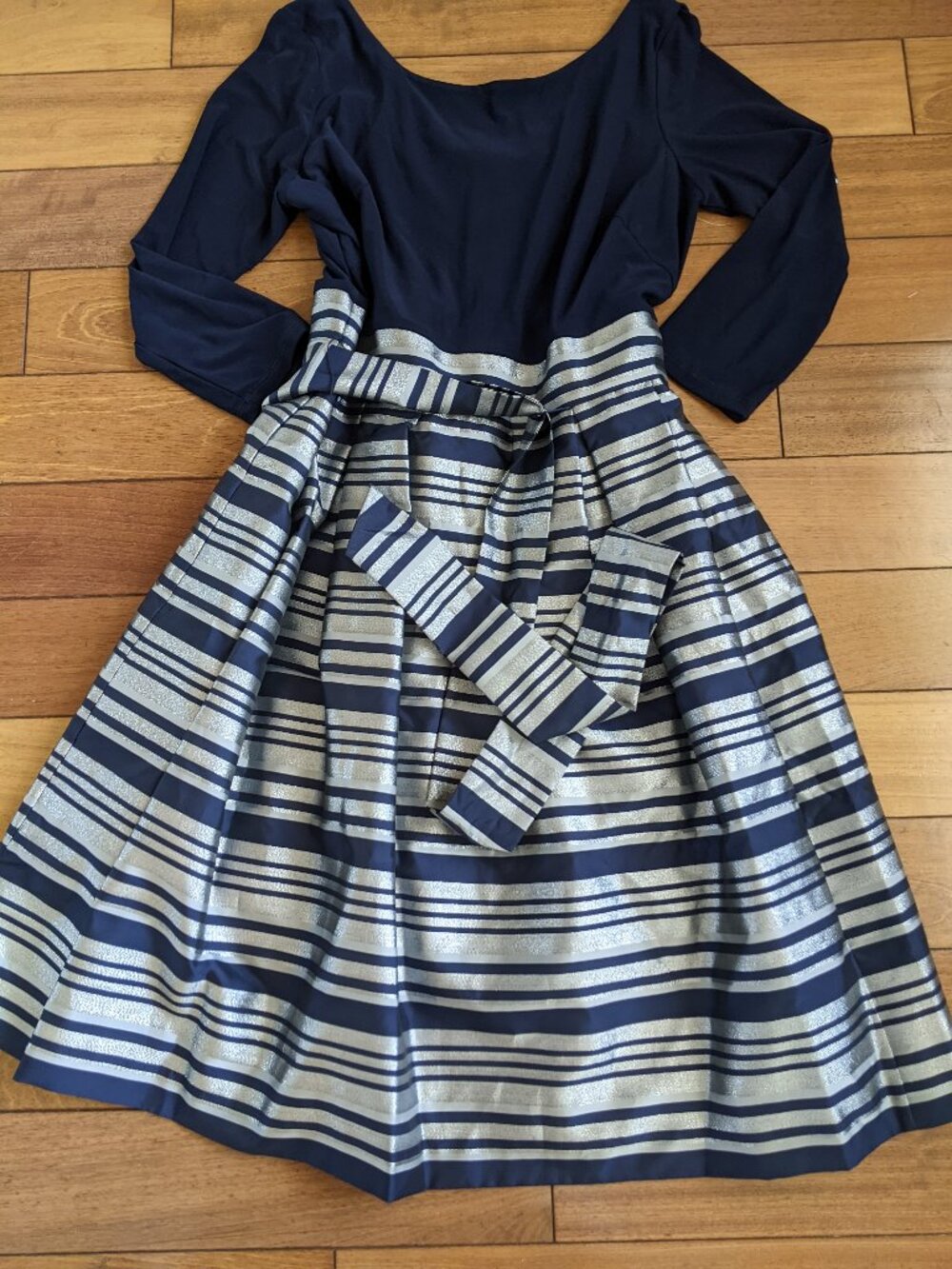 NWT JESSICA HOWARD MISSY COCKTAIL DRESS NAVY/SILVER SIZE 14